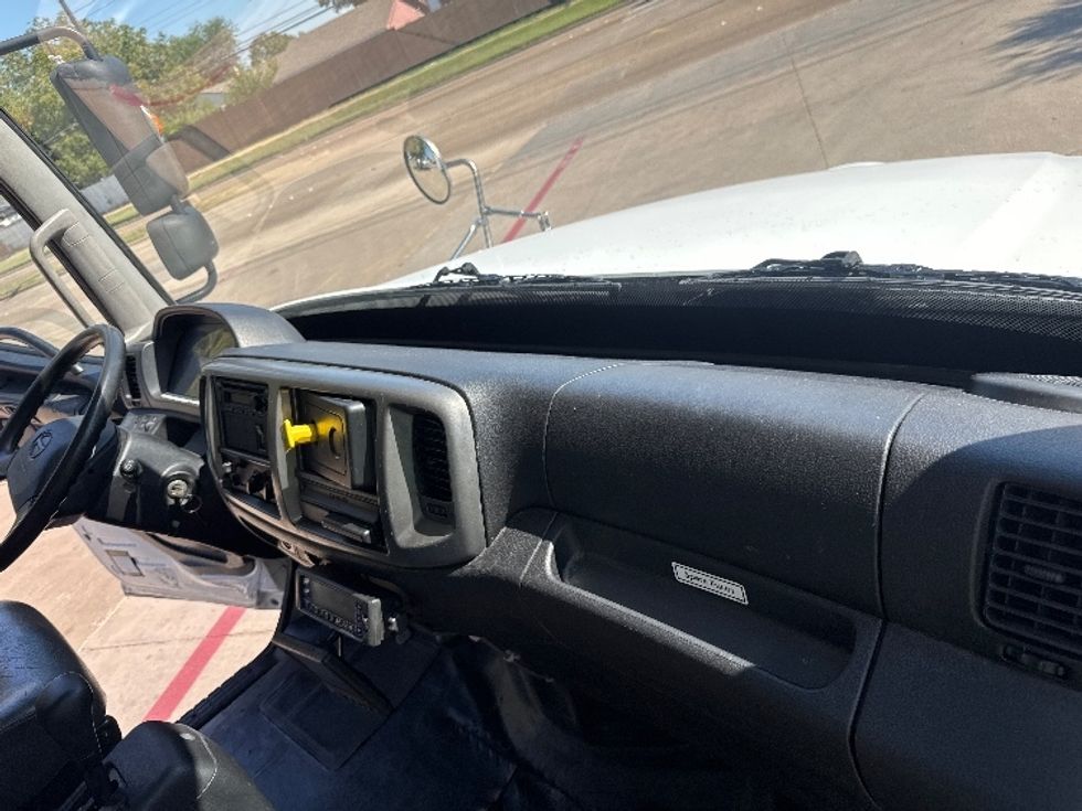 Refrigerated Truck-Light and Medium Duty Trucks-Hino-2019-268-Garland-TX-181,493\n\t\tmiles-$ 53,250 - Image 21