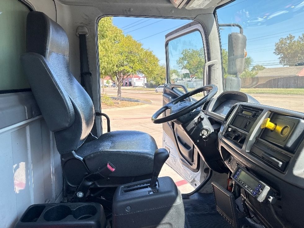 Refrigerated Truck-Light and Medium Duty Trucks-Hino-2019-268-Garland-TX-181,493\n\t\tmiles-$ 53,250 - Image 22
