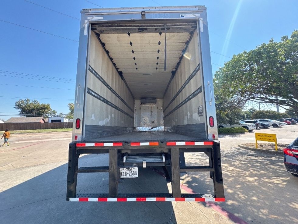 Refrigerated Truck-Light and Medium Duty Trucks-Hino-2019-268-Garland-TX-181,493\n\t\tmiles-$ 53,250 - Image 8