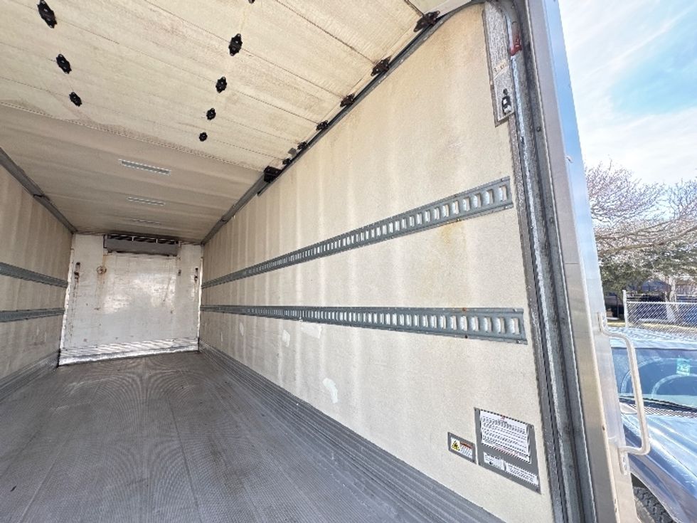 Refrigerated Truck-Light and Medium Duty Trucks-Hino-2019-268-Garland-TX-237,618\n\t\tmiles-$ 43,250 - Image 12