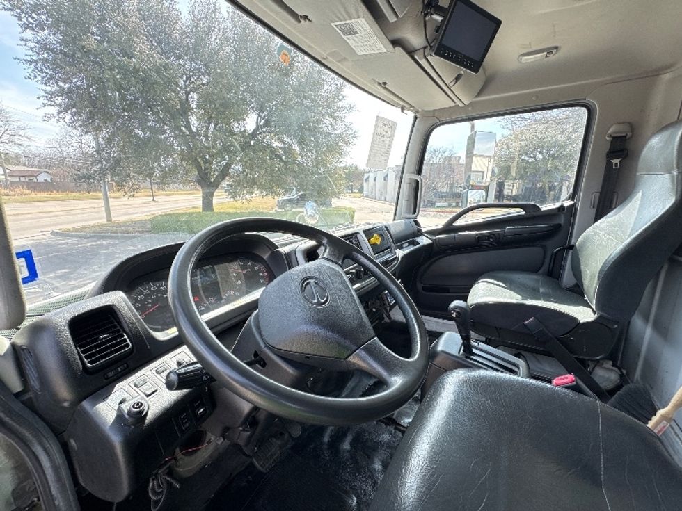 Refrigerated Truck-Light and Medium Duty Trucks-Hino-2019-268-Garland-TX-237,618\n\t\tmiles-$ 43,250 - Image 17