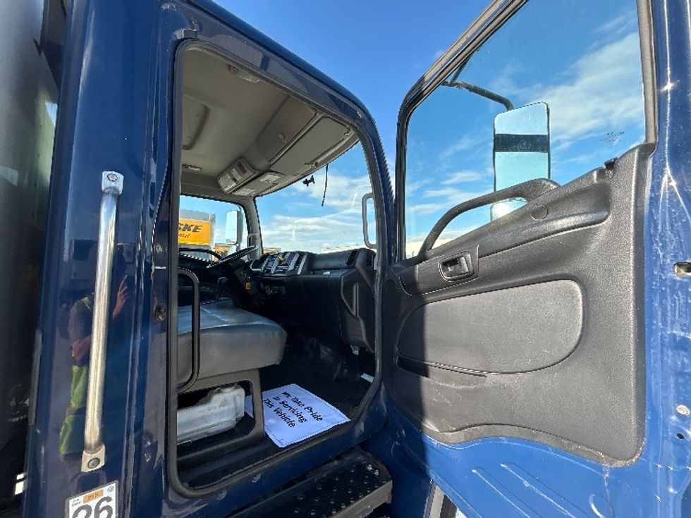 Refrigerated Truck-Light and Medium Duty Trucks-Hino-2019-268-Hammond-LA-138,708\n\t\tmiles-$ 43,750 - Image 18
