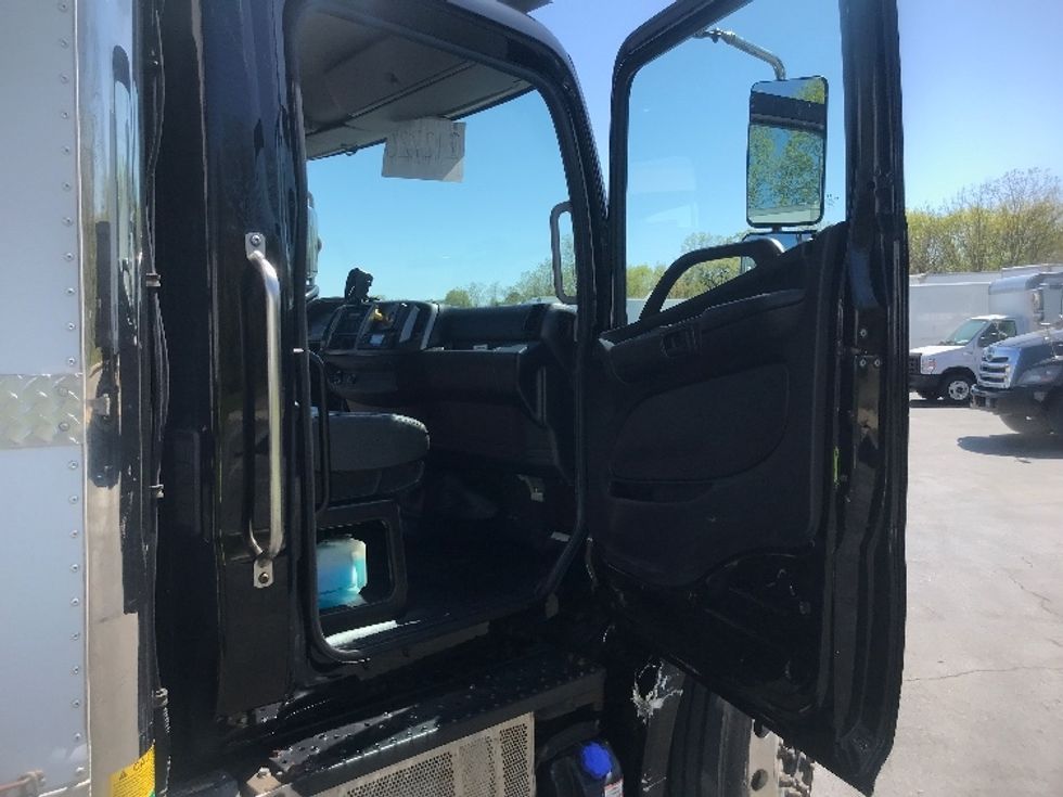 Refrigerated Truck-Light and Medium Duty Trucks-Hino-2019-268-Harrisburg-PA-136,429\n\t\tmiles-$ 49,750 - Image 20