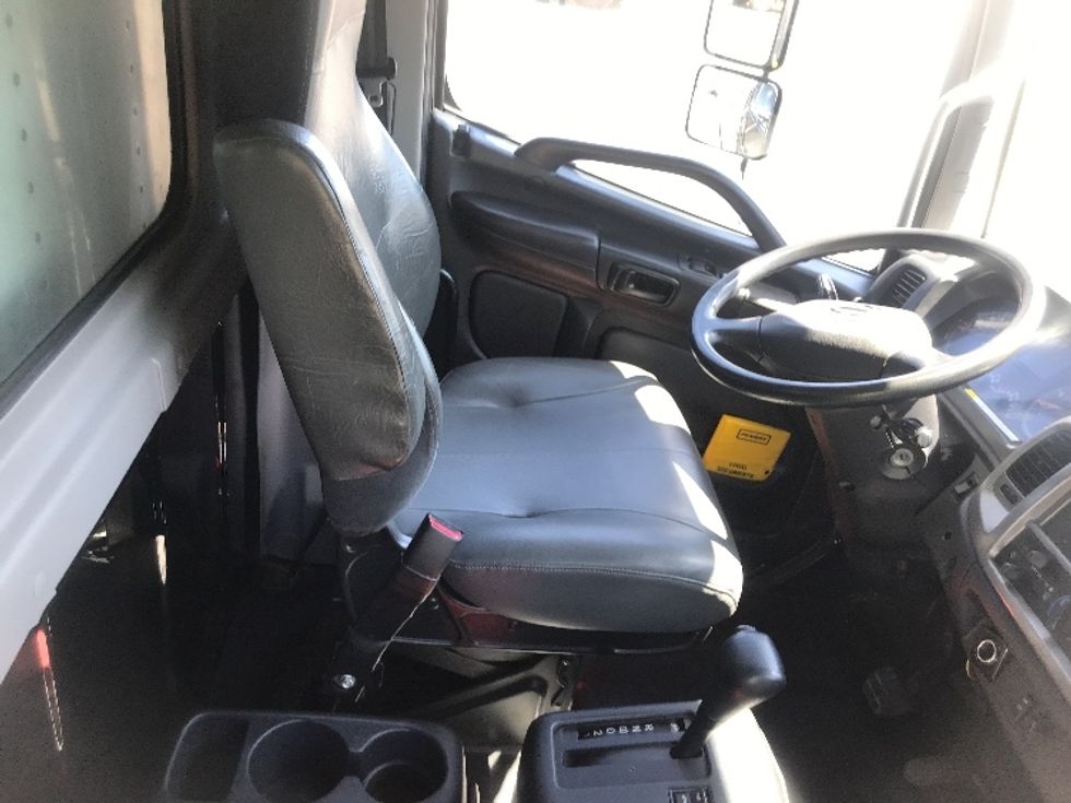 Refrigerated Truck-Light and Medium Duty Trucks-Hino-2019-268-Harrisburg-PA-136,429\n\t\tmiles-$ 49,750 - Image 22