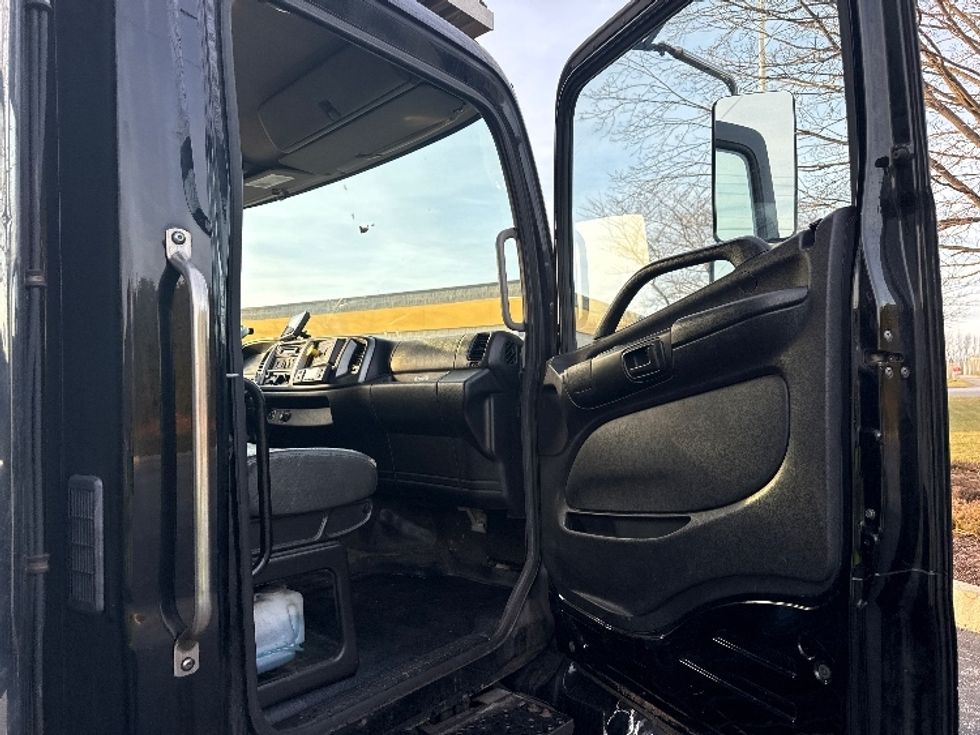 Refrigerated Truck-Light and Medium Duty Trucks-Hino-2019-268-Harrisburg-PA-157,827\n\t\tmiles-$ 38,250 - Image 20