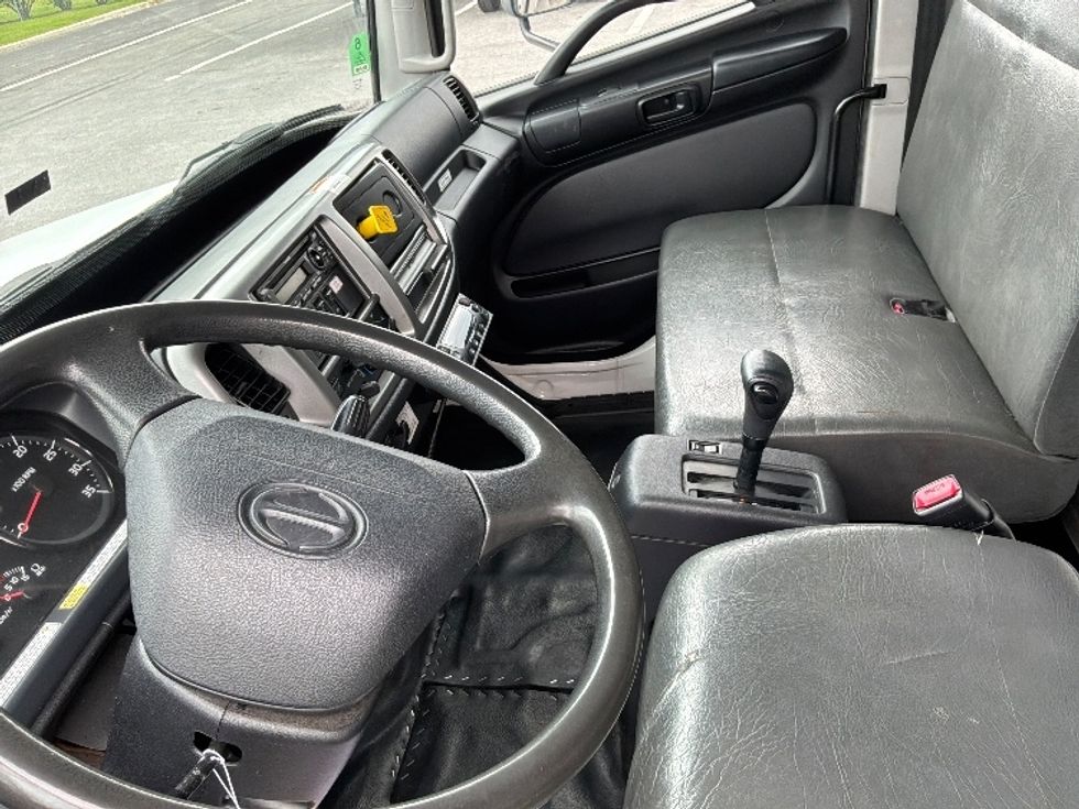 Refrigerated Truck-Light and Medium Duty Trucks-Hino-2019-268-Harrisburg-PA-349,203\n\t\tmiles-$ 32,500 - Image 17