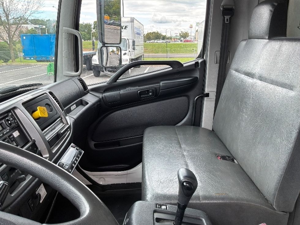 Refrigerated Truck-Light and Medium Duty Trucks-Hino-2019-268-Harrisburg-PA-349,203\n\t\tmiles-$ 32,500 - Image 19