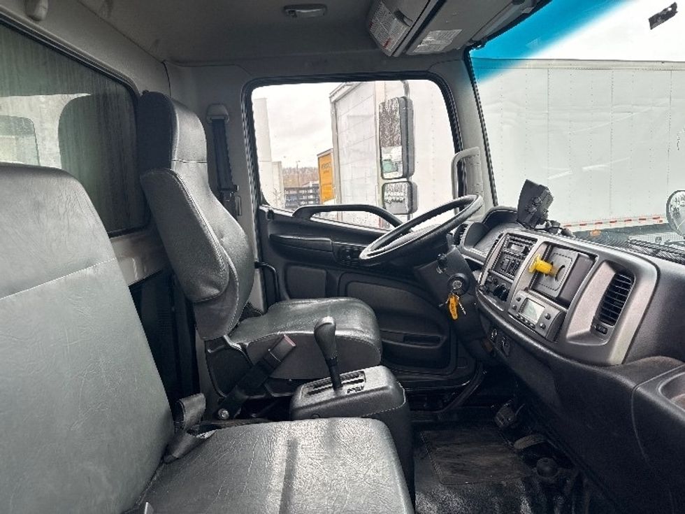 Refrigerated Truck-Light and Medium Duty Trucks-Hino-2019-268-Jessup-MD-135,344\n\t\tmiles-$ 54,250 - Image 17