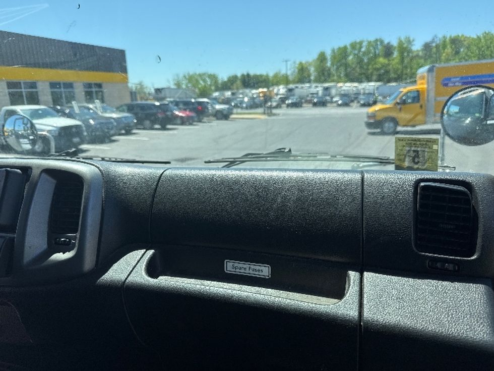 Refrigerated Truck-Light and Medium Duty Trucks-Hino-2019-268-Jessup-MD-136,118\n\t\tmiles-$ 50,000 - Image 17