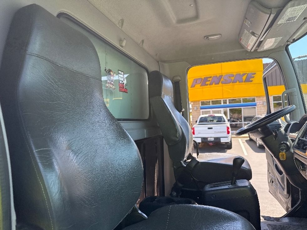 Refrigerated Truck-Light and Medium Duty Trucks-Hino-2019-268-Jessup-MD-136,118\n\t\tmiles-$ 50,000 - Image 18