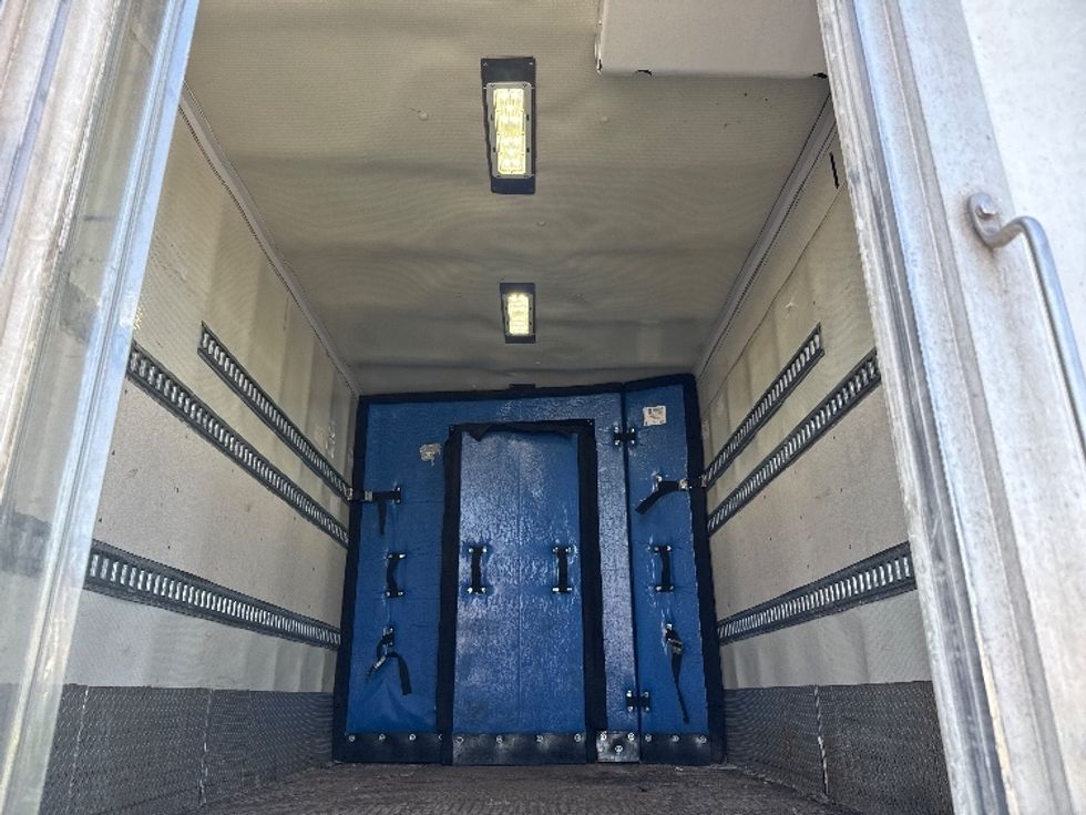 Refrigerated Truck-Light and Medium Duty Trucks-Hino-2019-268-Jessup-MD-136,118\n\t\tmiles-$ 50,000 - Image 7