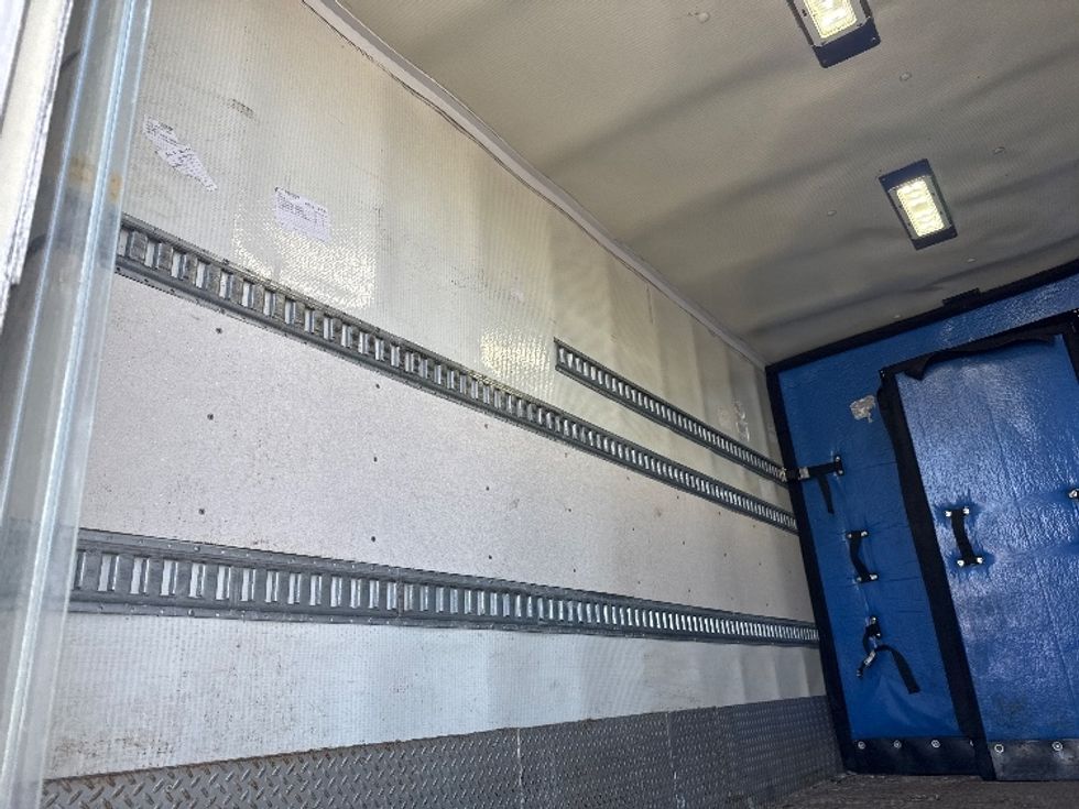 Refrigerated Truck-Light and Medium Duty Trucks-Hino-2019-268-Jessup-MD-136,118\n\t\tmiles-$ 50,000 - Image 9