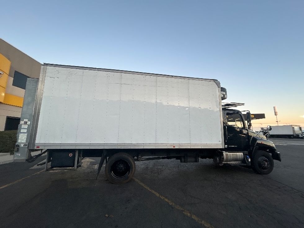 Refrigerated Truck-Light and Medium Duty Trucks-Hino-2019-268-La Mirada-CA-122,844\n\t\tmiles-$ 57,750 - Image 15
