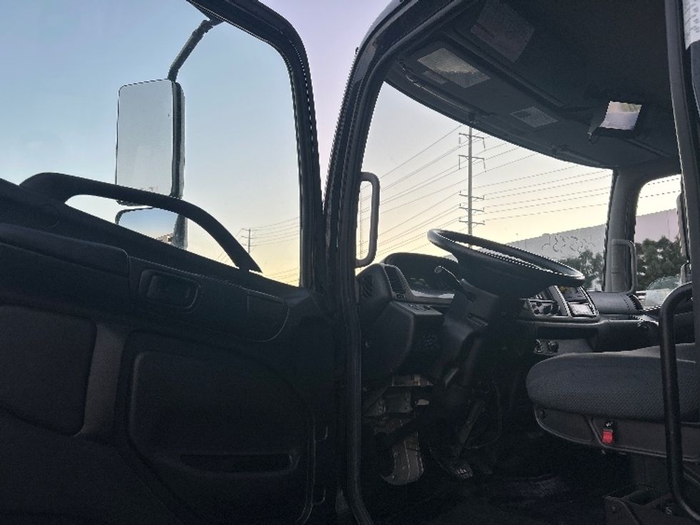 Refrigerated Truck-Light and Medium Duty Trucks-Hino-2019-268-La Mirada-CA-122,844\n\t\tmiles-$ 57,750 - Image 16