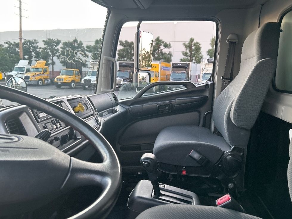 Refrigerated Truck-Light and Medium Duty Trucks-Hino-2019-268-La Mirada-CA-122,844\n\t\tmiles-$ 57,750 - Image 19
