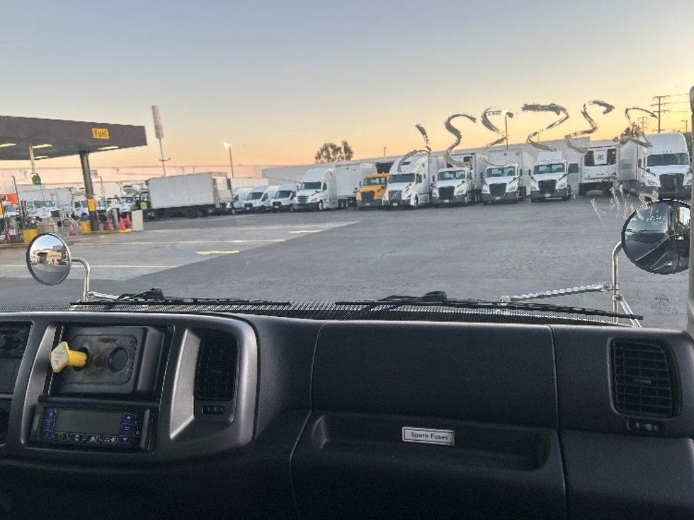 Refrigerated Truck-Light and Medium Duty Trucks-Hino-2019-268-La Mirada-CA-122,844\n\t\tmiles-$ 57,750 - Image 21