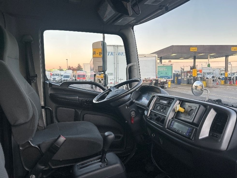 Refrigerated Truck-Light and Medium Duty Trucks-Hino-2019-268-La Mirada-CA-122,844\n\t\tmiles-$ 57,750 - Image 22