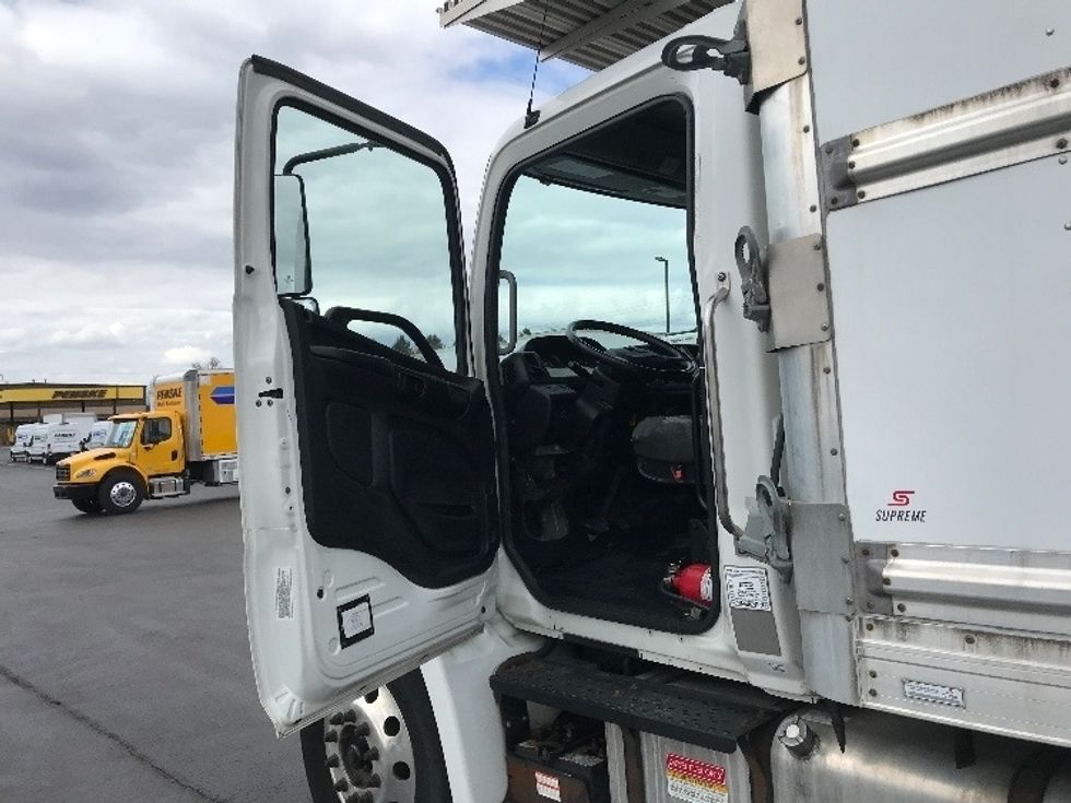 Refrigerated Truck-Light and Medium Duty Trucks-Hino-2019-268-Lancaster-PA-183,580\n\t\tmiles-$ 62,250 - Image 16