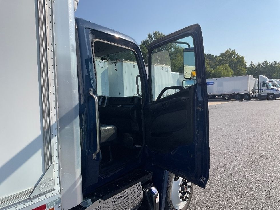 Refrigerated Truck-Light and Medium Duty Trucks-Hino-2019-268-Little Rock-AR-182,715\n\t\tmiles-$ 37,750 - Image 20