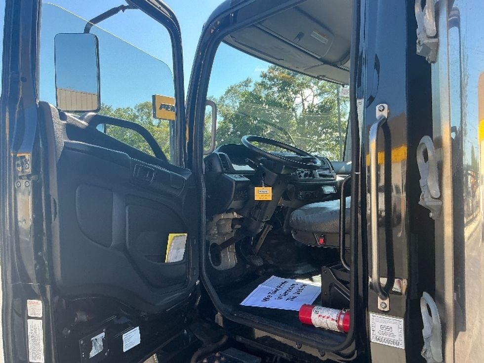 Refrigerated Truck-Light and Medium Duty Trucks-Hino-2019-268-Mobile-AL-144,800\n\t\tmiles-$ 54,500 - Image 16