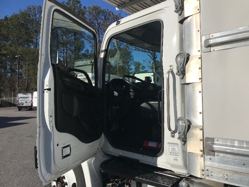 Refrigerated Truck-Light and Medium Duty Trucks-Hino-2019-268-Norcross-GA-147,844\n\t\tmiles-$ 76,250 - Image 16
