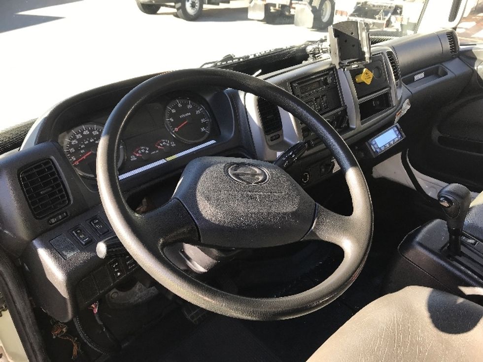 Refrigerated Truck-Light and Medium Duty Trucks-Hino-2019-268-Norcross-GA-147,844\n\t\tmiles-$ 76,250 - Image 17