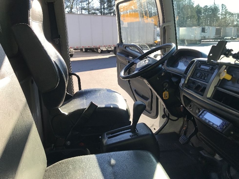 Refrigerated Truck-Light and Medium Duty Trucks-Hino-2019-268-Norcross-GA-147,844\n\t\tmiles-$ 76,250 - Image 22