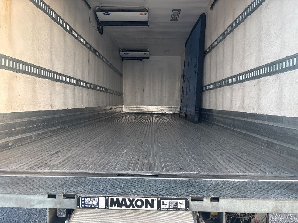 Refrigerated Truck-Light and Medium Duty Trucks-Hino-2019-268-Ocala-FL-385,994\n\t\tmiles-$ 27,750 - Image 10