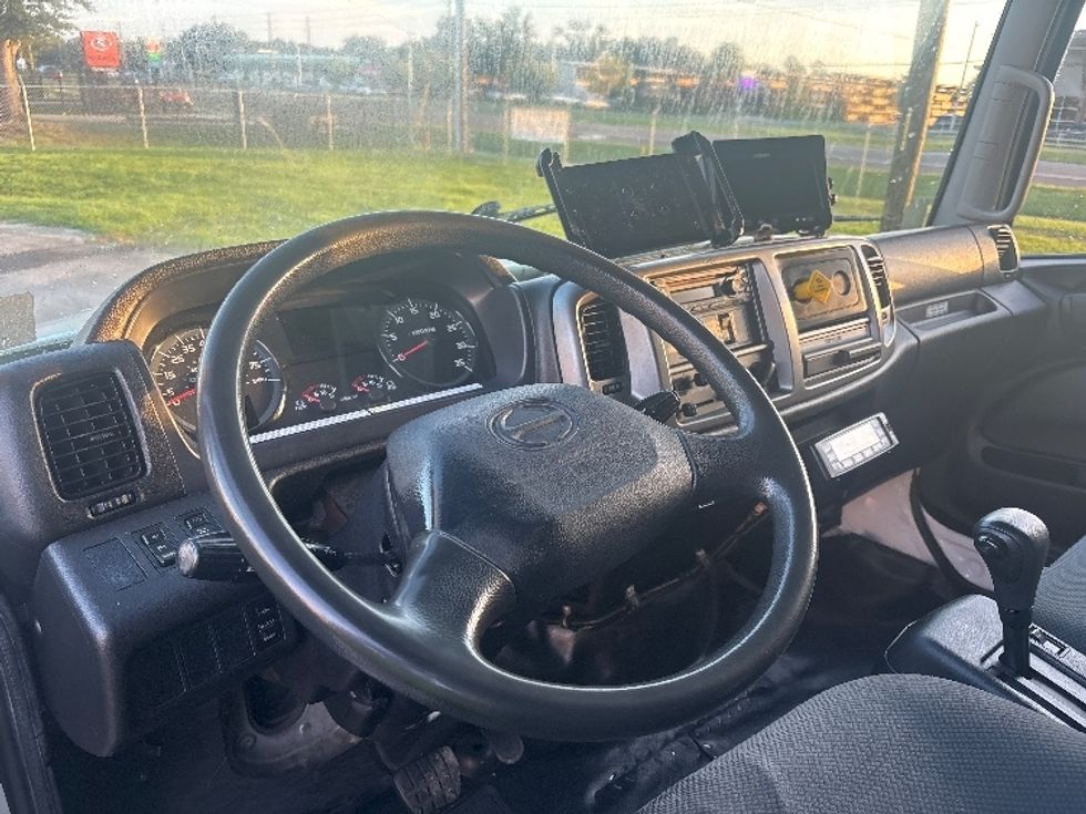Refrigerated Truck-Light and Medium Duty Trucks-Hino-2019-268-Ocala-FL-385,994\n\t\tmiles-$ 27,750 - Image 17
