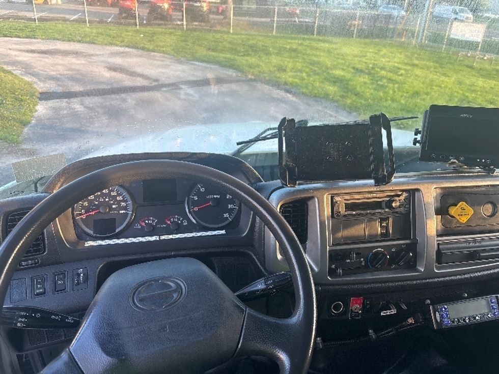 Refrigerated Truck-Light and Medium Duty Trucks-Hino-2019-268-Ocala-FL-385,994\n\t\tmiles-$ 27,750 - Image 18