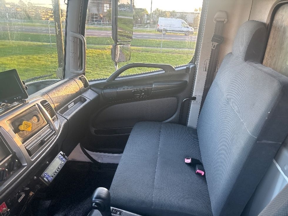 Refrigerated Truck-Light and Medium Duty Trucks-Hino-2019-268-Ocala-FL-385,994\n\t\tmiles-$ 27,750 - Image 19
