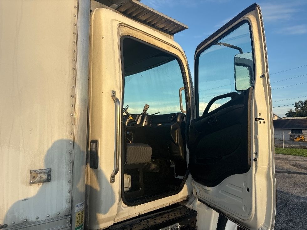 Refrigerated Truck-Light and Medium Duty Trucks-Hino-2019-268-Ocala-FL-385,994\n\t\tmiles-$ 27,750 - Image 20