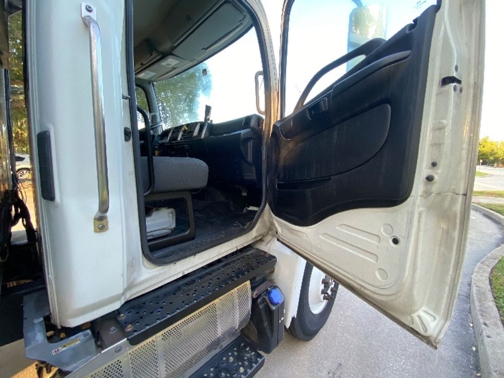 Refrigerated Truck-Light and Medium Duty Trucks-Hino-2019-268-Orlando-FL-351,956\n\t\tmiles-$ 33,000 - Image 20