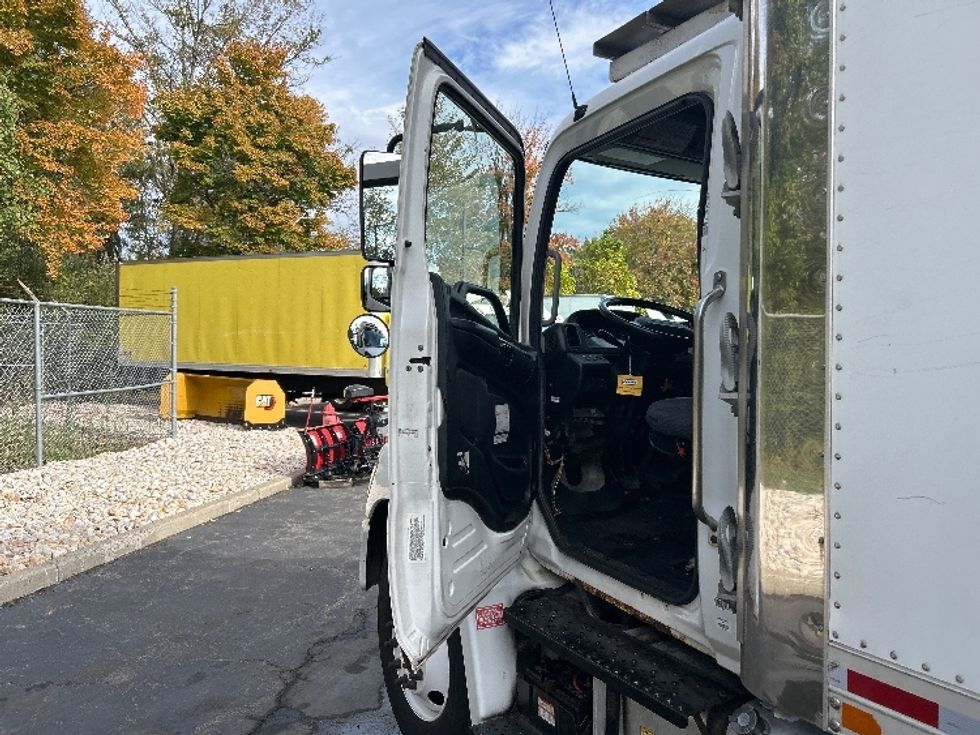 Refrigerated Truck-Light and Medium Duty Trucks-Hino-2019-268-Parsippany-NJ-175,892\n\t\tmiles-$ 53,250 - Image 16