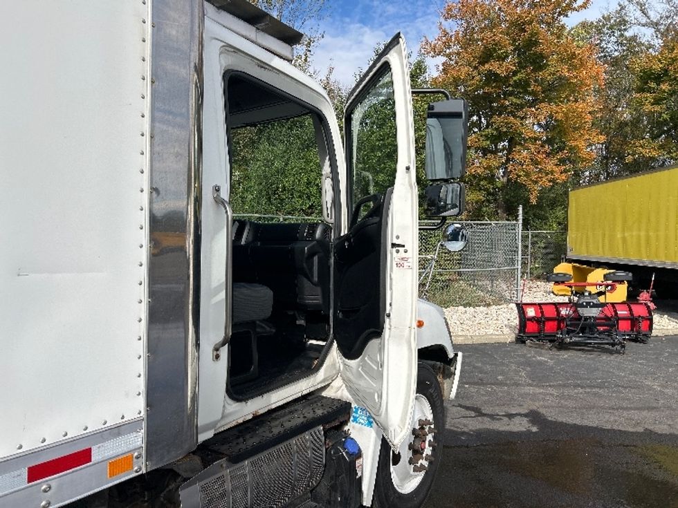 Refrigerated Truck-Light and Medium Duty Trucks-Hino-2019-268-Parsippany-NJ-175,892\n\t\tmiles-$ 53,250 - Image 20