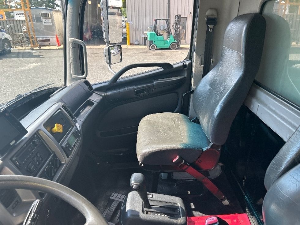 Refrigerated Truck-Light and Medium Duty Trucks-Hino-2019-268-Prince George-VA-147,911\n\t\tmiles-$ 48,750 - Image 19