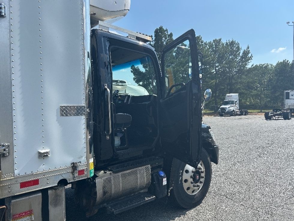 Refrigerated Truck-Light and Medium Duty Trucks-Hino-2019-268-Prince George-VA-147,911\n\t\tmiles-$ 48,750 - Image 20