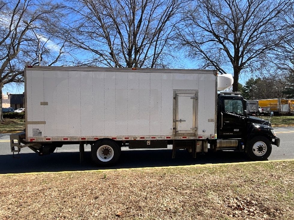 2019 Hino Conventional Type Truck photo 11