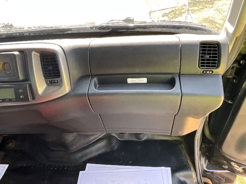 2019 Hino Conventional Type Truck photo 16