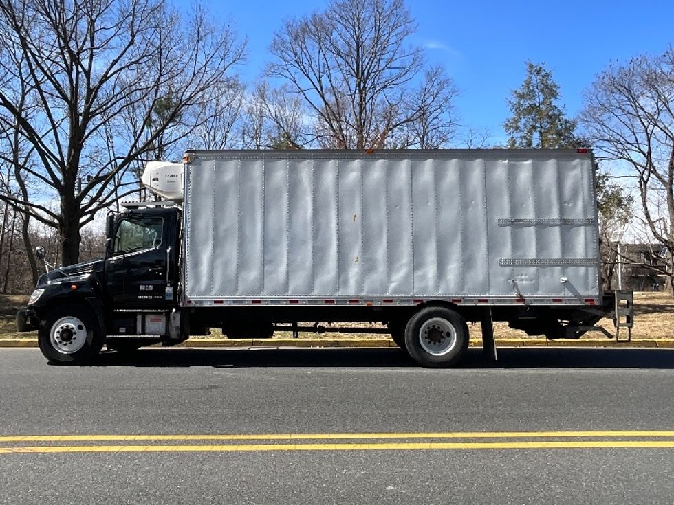 2019 Hino Conventional Type Truck photo 4