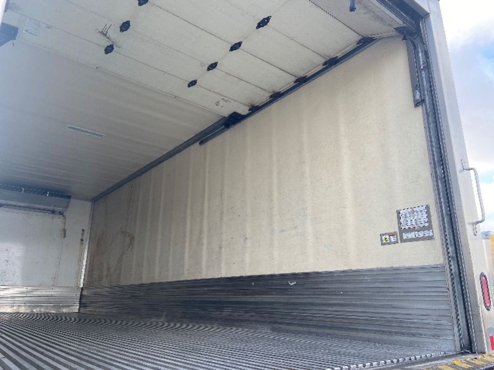 Refrigerated Truck-Light and Medium Duty Trucks-Hino-2019-268-San Antonio-TX-225,818\n\t\tmiles-$ 46,250 - Image 11