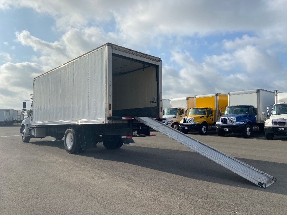 Refrigerated Truck-Light and Medium Duty Trucks-Hino-2019-268-San Antonio-TX-225,818\n\t\tmiles-$ 46,250 - Image 24