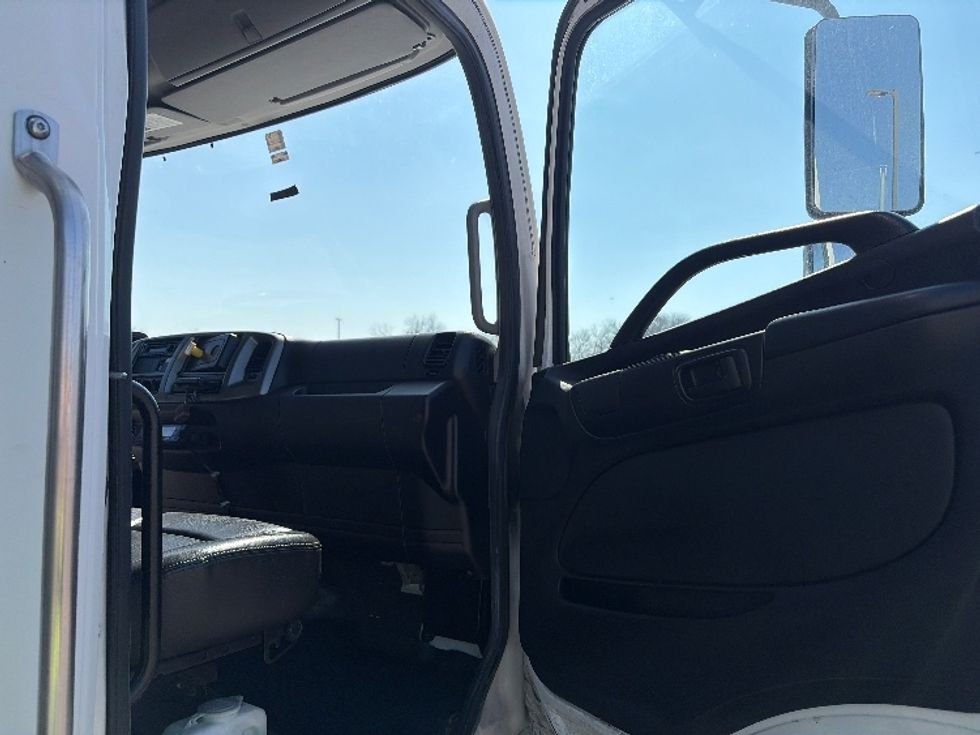 Refrigerated Truck-Light and Medium Duty Trucks-Hino-2019-268-San Antonio-TX-236,345\n\t\tmiles-$ 42,000 - Image 19