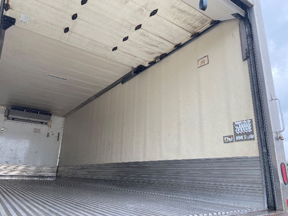 Refrigerated Truck-Light and Medium Duty Trucks-Hino-2019-268-San Antonio-TX-277,895\n\t\tmiles-$ 37,500 - Image 11