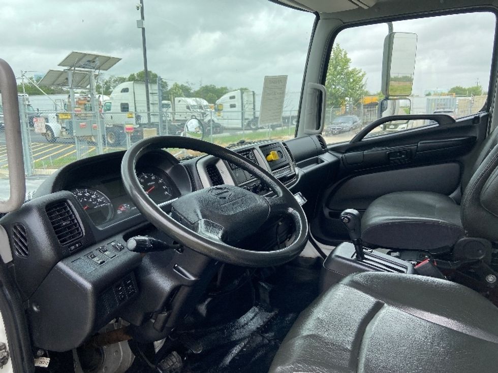 Refrigerated Truck-Light and Medium Duty Trucks-Hino-2019-268-San Antonio-TX-277,895\n\t\tmiles-$ 37,500 - Image 16