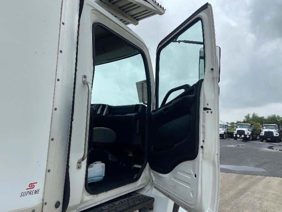 Refrigerated Truck-Light and Medium Duty Trucks-Hino-2019-268-San Antonio-TX-277,895\n\t\tmiles-$ 37,500 - Image 19