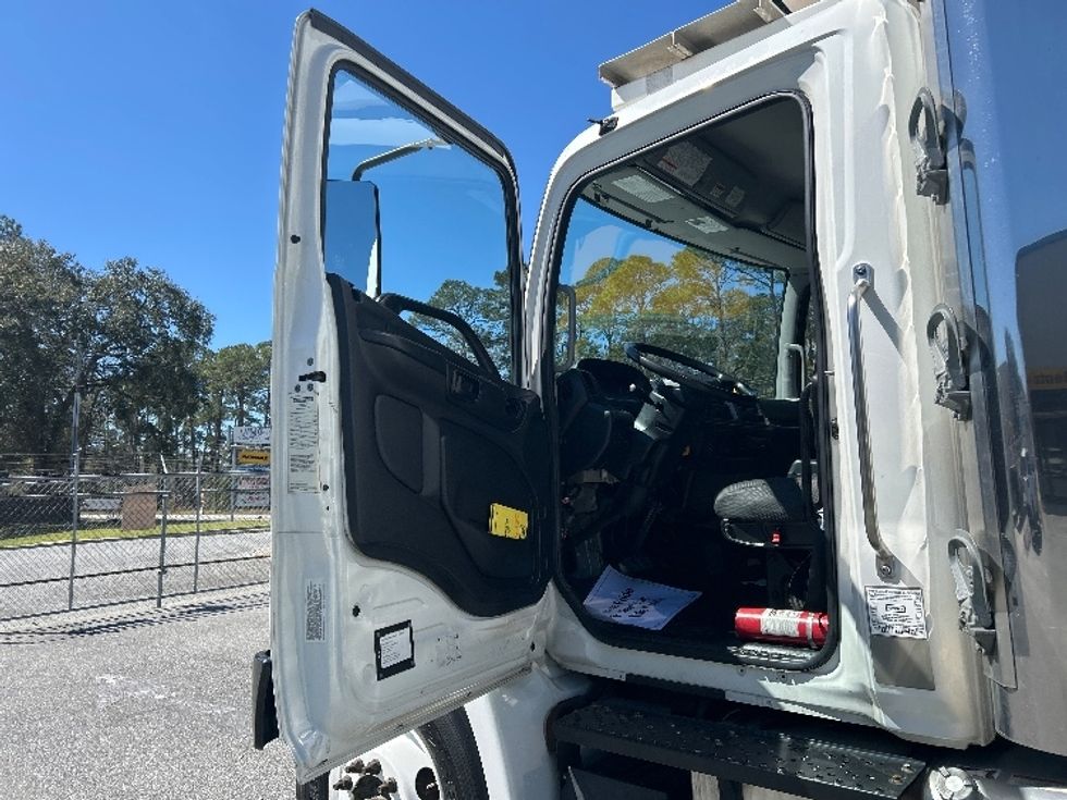 Refrigerated Truck-Light and Medium Duty Trucks-Hino-2019-268-Tallahassee-FL-187,324\n\t\tmiles-$ 61,000 - Image 15