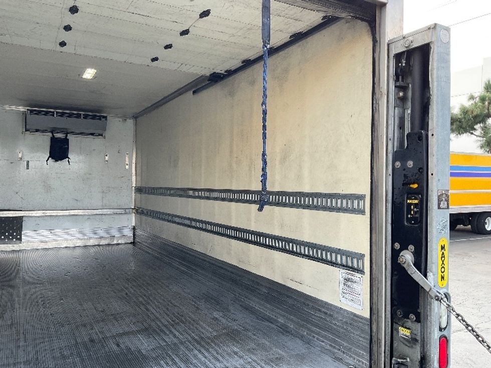 Refrigerated Truck-Light and Medium Duty Trucks-Hino-2019-268-Torrance-CA-114,115\n\t\tmiles-$ 57,750 - Image 12