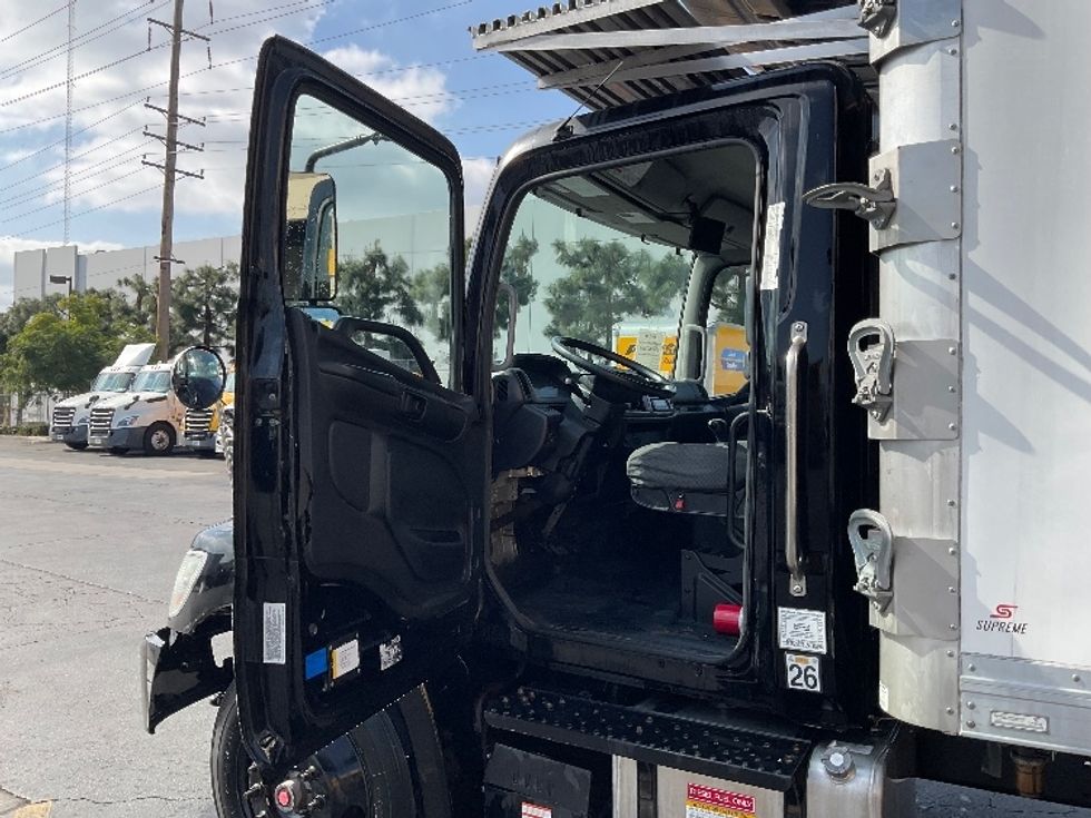 Refrigerated Truck-Light and Medium Duty Trucks-Hino-2019-268-Torrance-CA-114,115\n\t\tmiles-$ 57,750 - Image 16