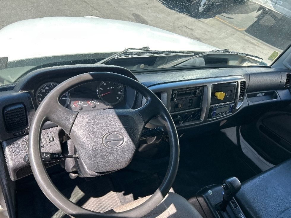 Refrigerated Truck-Light and Medium Duty Trucks-Hino-2019-268-Torrance-CA-145,992\n\t\tmiles-$ 55,750 - Image 16